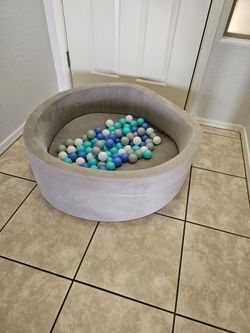 Baby / Toddler ball pit