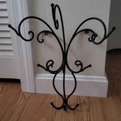 Decorative Accessory hanger