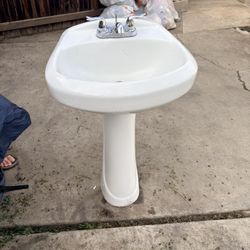 Pedestal Sink
