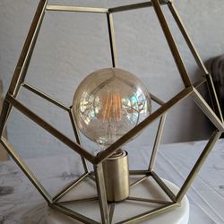 Industrial style table top lamp