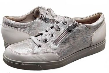 Womens shoes