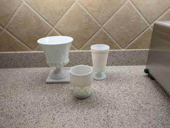 Milk glass...2 Glasses+ 1 Urn