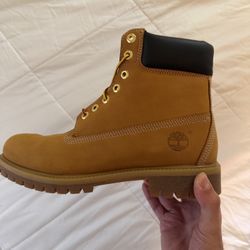 Men's Timberland 6 Inch Premium Waterproof Boots Size 10.5 (Brand New) - $125 (East Harlem)