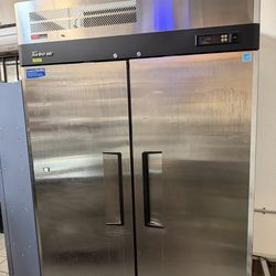 Commercial Freezer TURBO AIR Model: M3F47-2-N