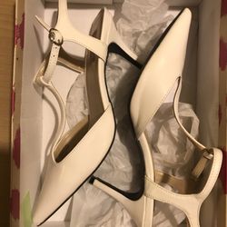WOMEN SHOES SIZE 9M WHITE DOLCE 
