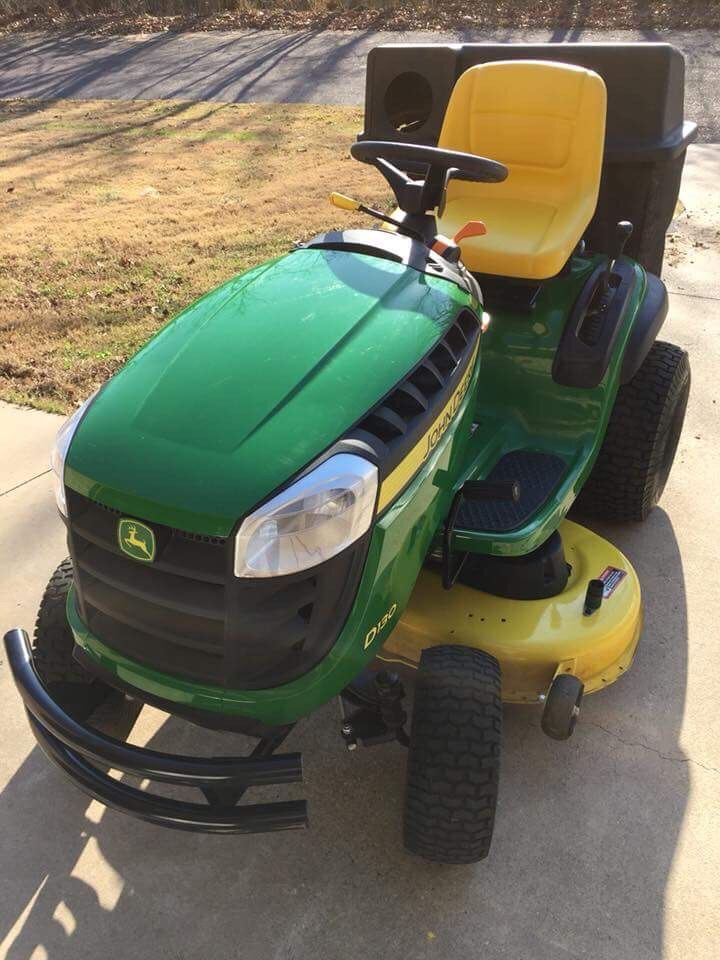 John Deere D130 with bagger!
