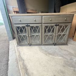 Chest ( 4 door Accent chest)