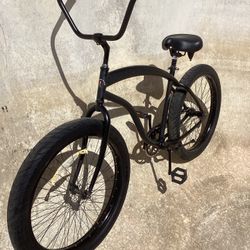 MANGO CRUISER BIKE  FAT TIRES 
