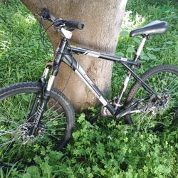 GT Avalanche Mountain Bike Medium