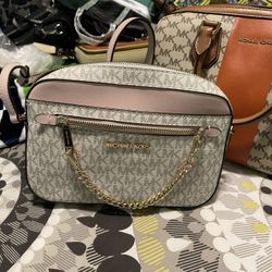New Michael Kors Crossbody Purse 
