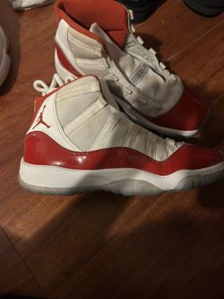 Jordan 11 cherry Size 6