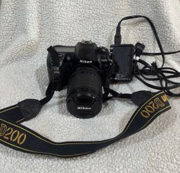 Nikon D200 10.2 MP Digital SLR Camera - Black  With Nikon AF-S 67mm