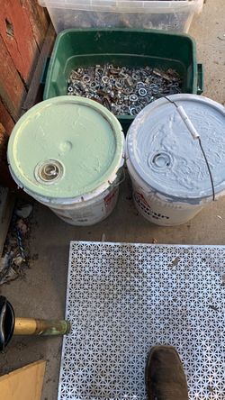 2 full 5 gal buckets of paint both interior flat