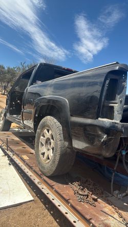 GMC pick up parts fit 02 to 06 what   see is what I have    Let me know what you need