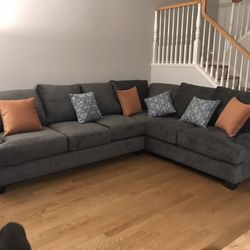 Living spaces Sectional 125 x 102 