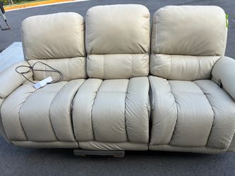 Power recliner sofa