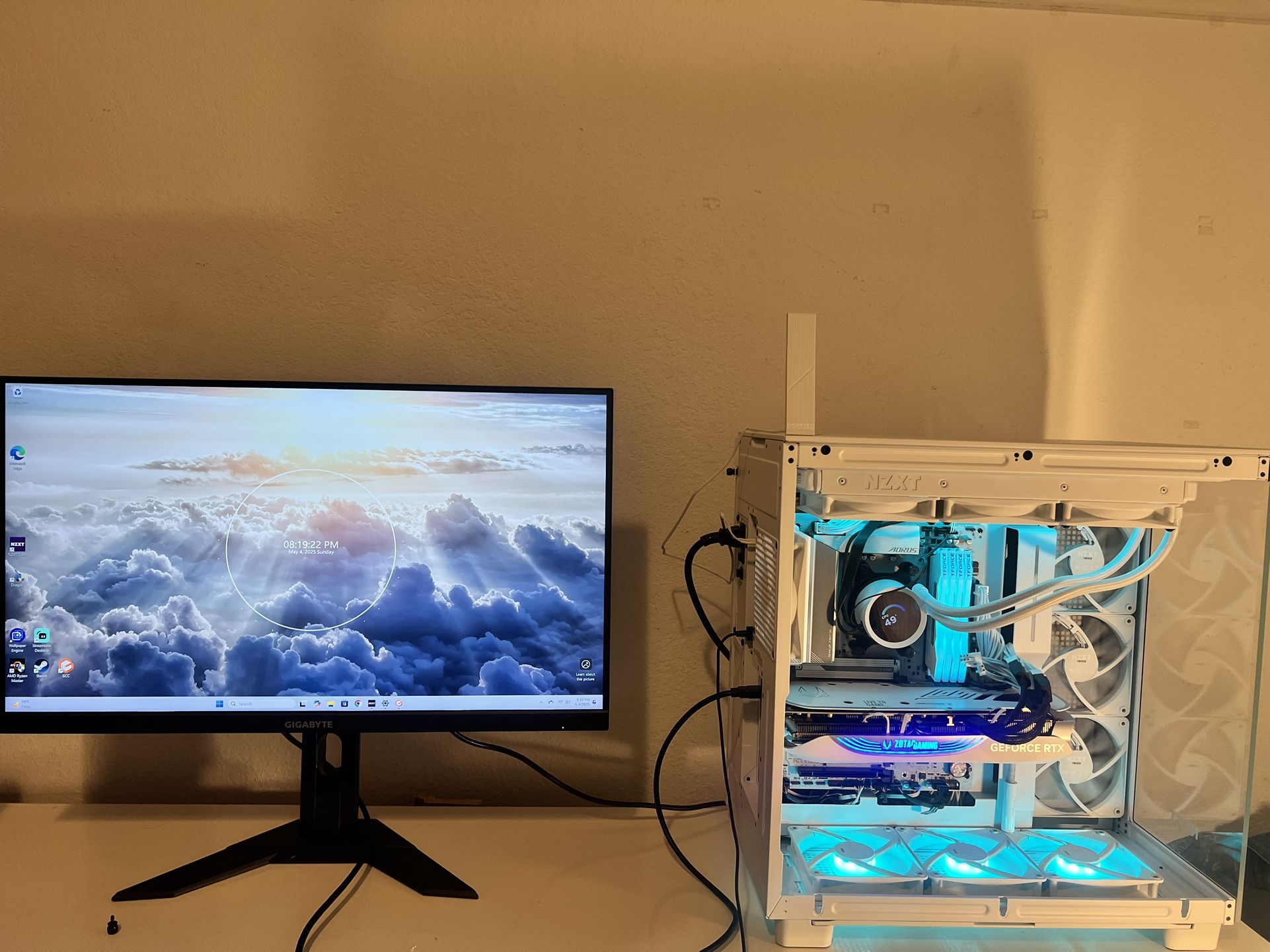 Whiteout Custom Gaming PC + 4K Monitor – High-End Beast!