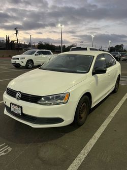 2013 Volkswagen Jetta 2.0  (118,000) miles