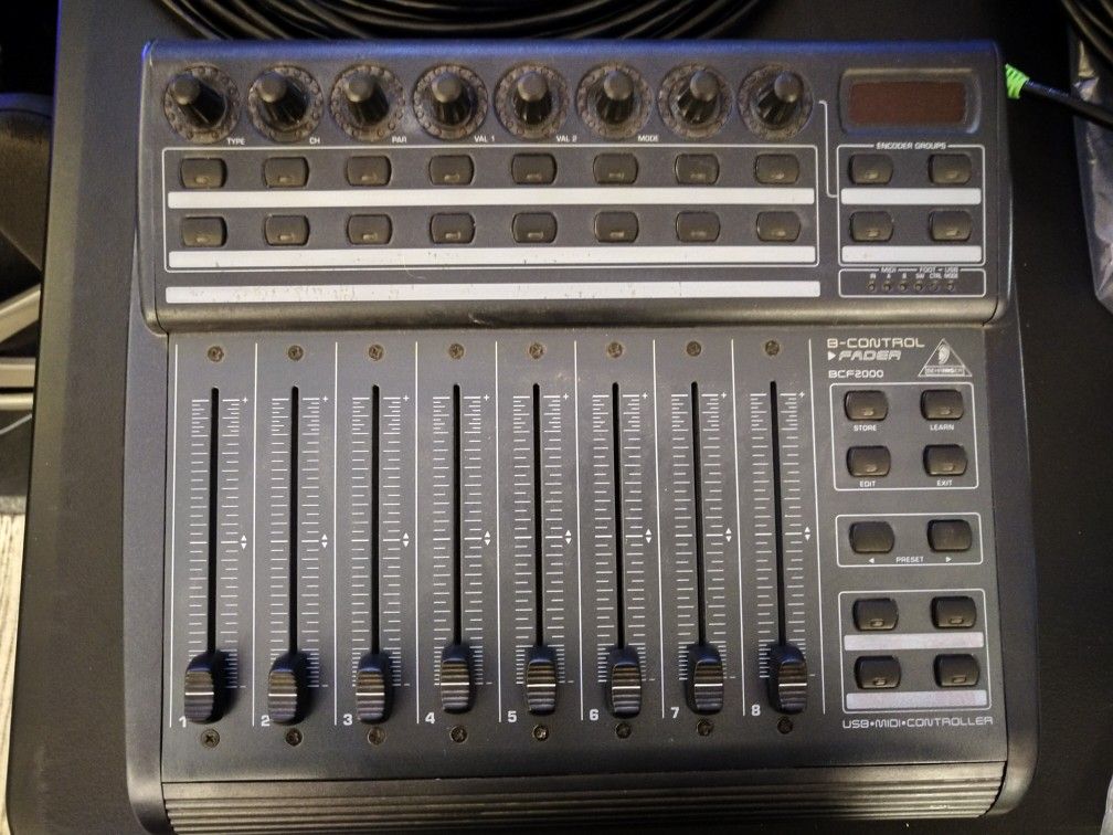 Behringer BCF2000