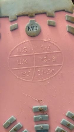 Kid's flippers and goggles