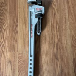 Milwaukee Aluminum Pipe Wrench (24in)
