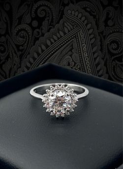 Vintage style Round Diamond Ring in white gold