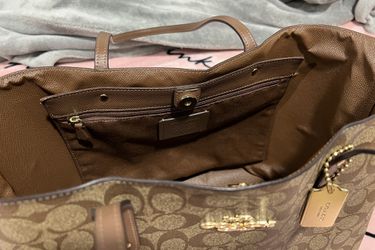 Coach Reversible shoulder bag-brown and rose gold for Sale in Port St.  Lucie, FL - OfferUp