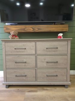Sturdy 6 Drawer Dresser
