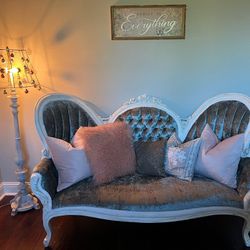 Shabby Chic Victorian Couch 