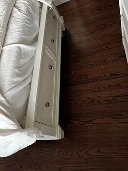 Beautiful All-inclusive Bedroom Set