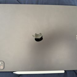 iPad Pro 13” 256GB M5 Chip Has a Few Scratches Comes With Apple Pencil Pro 2 