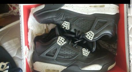 Jordan 4 black cement