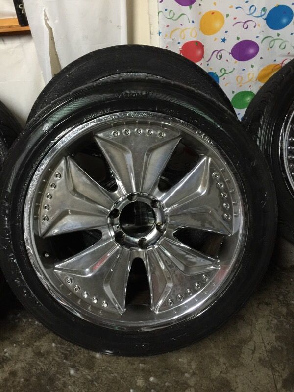 Rines 22 cromados 6 birlos , Chevys , gmc , Cadillac , Nissan , toyotas