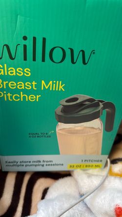 Glass breast milk pitcher