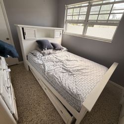 Full Bed With Twin Pull Out Bed 