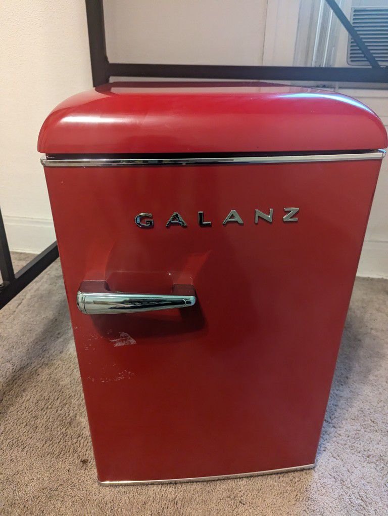 Galanz Retro Compact Refrigerator, 2.5 Cu Ft