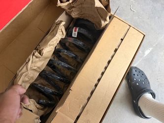 2022 ford raptor oem front springs.