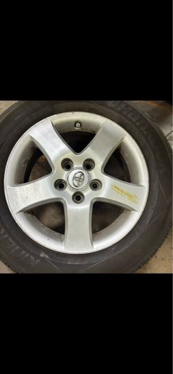 Tire and alloy wheel