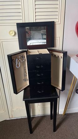 Standing Jewelry Box With Mirror