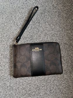 Coach Corner Zip Wristlet
