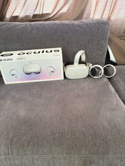 Oculus Quest 2 VR Headset with Controllers