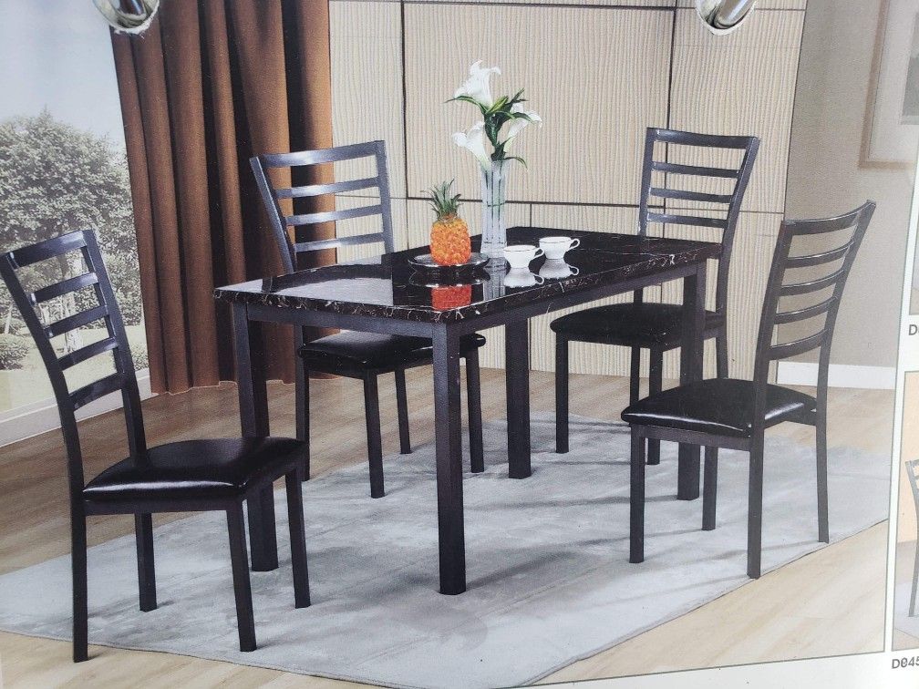 Comedor de cuato sillas