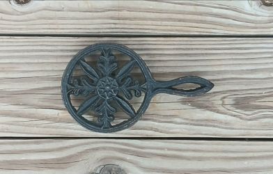 Vintage Cast Iron Flowers Trivet