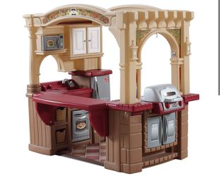 STEP 2 GRAND WALK IN KITCHEN