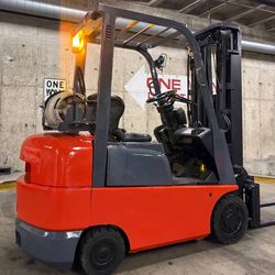 TOYOTA M7 forklift for sale EXCELLENT condition 