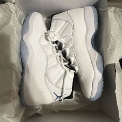 Jordan 11 "Legend Blue"