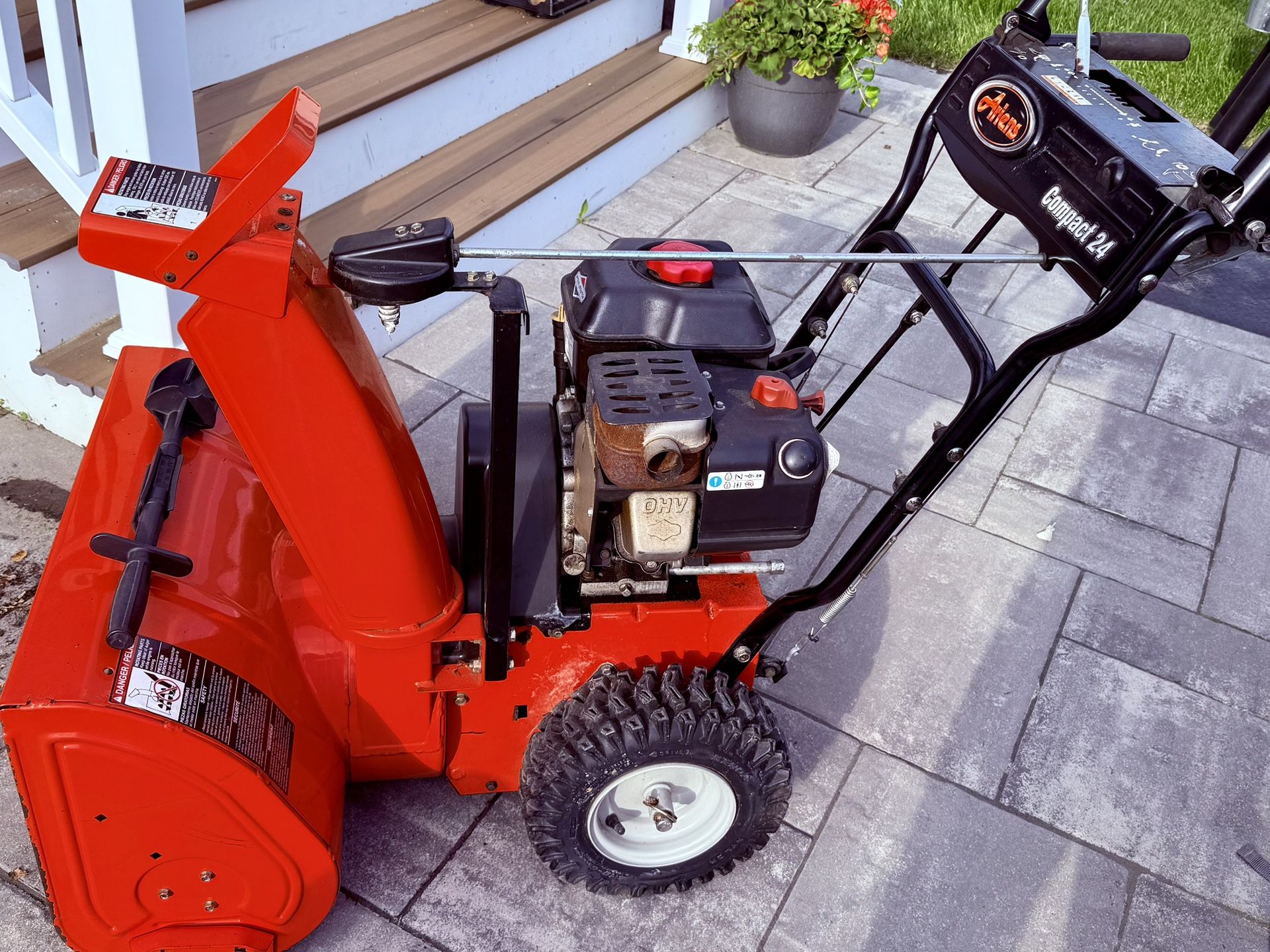 Ariens Compact 24 Snowblower