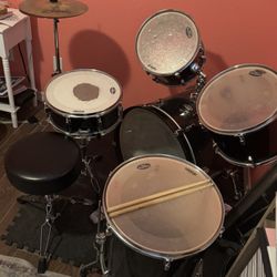 Pearl Drum Set