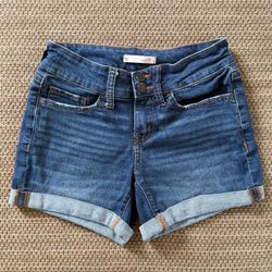 SO Favorite Midi Denim Shorts Juniors 3 Low Rise Cuffed 5 Pocket Blue Distressed