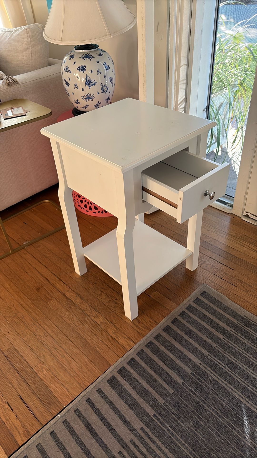 Free End Table 16”x16”x26”